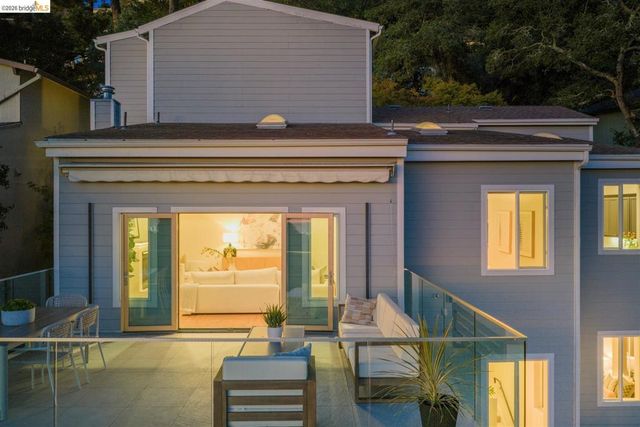 6577 Glen Oaks Way, Oakland, CA 94611