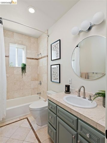 6577 Glen Oaks Way, Oakland, CA 94611