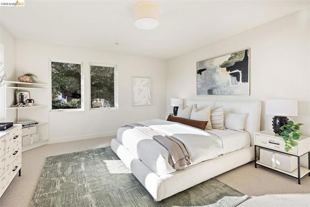 6577 Glen Oaks Way, Oakland, CA 94611