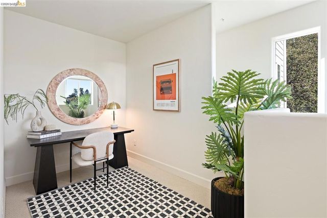 6577 Glen Oaks Way, Oakland, CA 94611