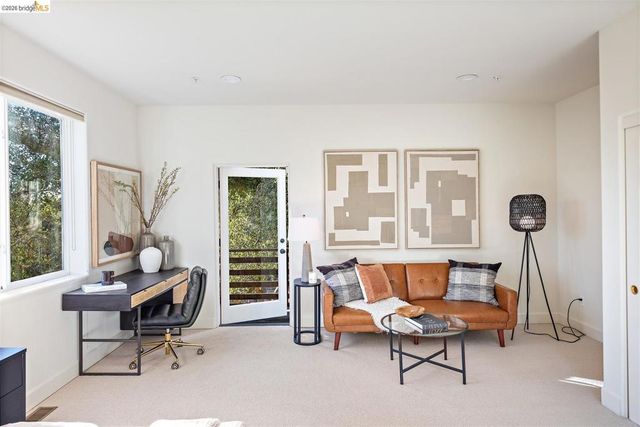 6577 Glen Oaks Way, Oakland, CA 94611