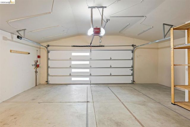 6577 Glen Oaks Way, Oakland, CA 94611