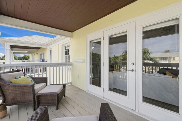 4725 COQUINA KEY DRIVE SE D, St Petersburg, FL 33705