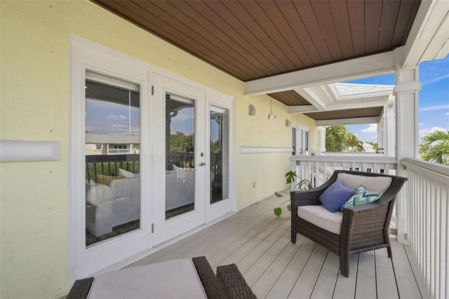 4725 COQUINA KEY DRIVE SE D, St Petersburg, FL 33705