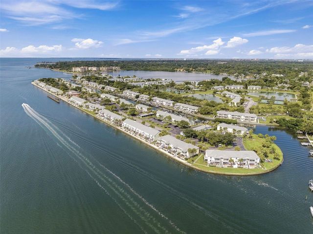 4725 COQUINA KEY DRIVE SE D, St Petersburg, FL 33705