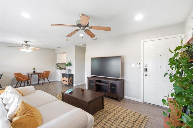 4725 COQUINA KEY DRIVE SE D, St Petersburg, FL 33705