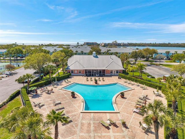4725 COQUINA KEY DRIVE SE D, St Petersburg, FL 33705