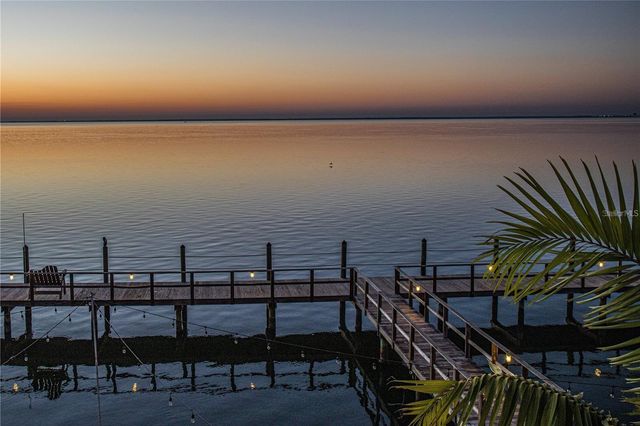 4725 COQUINA KEY DRIVE SE D, St Petersburg, FL 33705