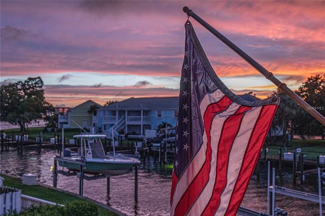 4725 COQUINA KEY DRIVE SE D, St Petersburg, FL 33705