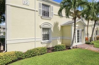 4725 COQUINA KEY DRIVE SE D, St Petersburg, FL 33705