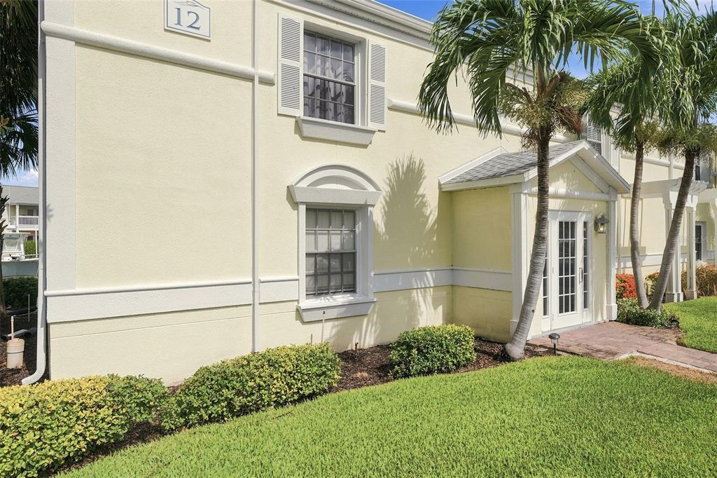 4725 COQUINA KEY DRIVE SE D, St Petersburg, FL 33705