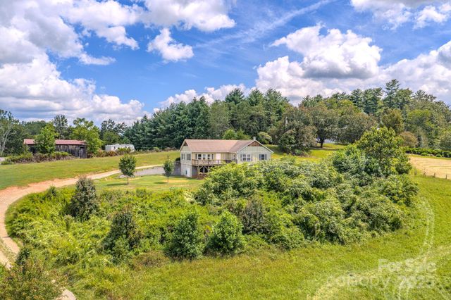 44 Crystal View Way, Leicester, NC 28748