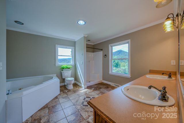 44 Crystal View Way, Leicester, NC 28748