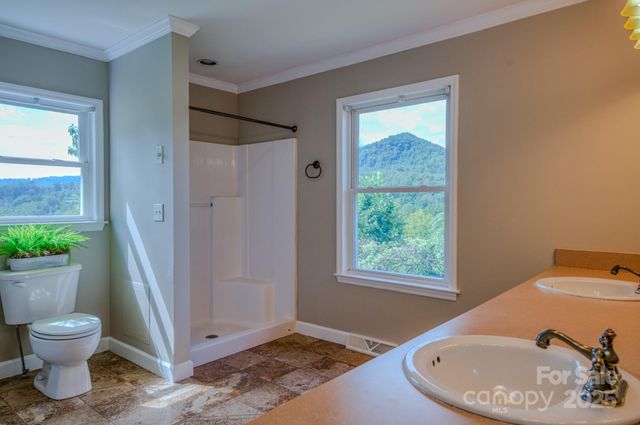 44 Crystal View Way, Leicester, NC 28748