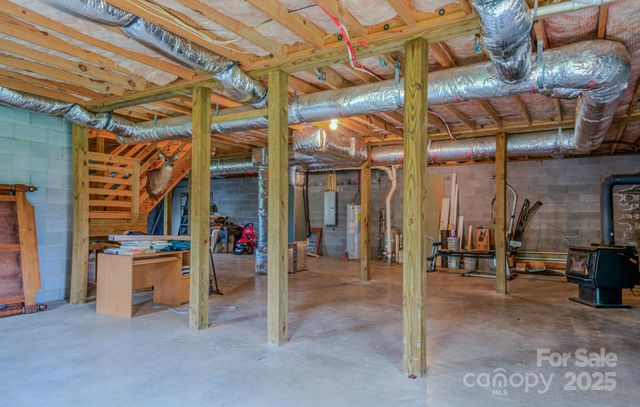 44 Crystal View Way, Leicester, NC 28748