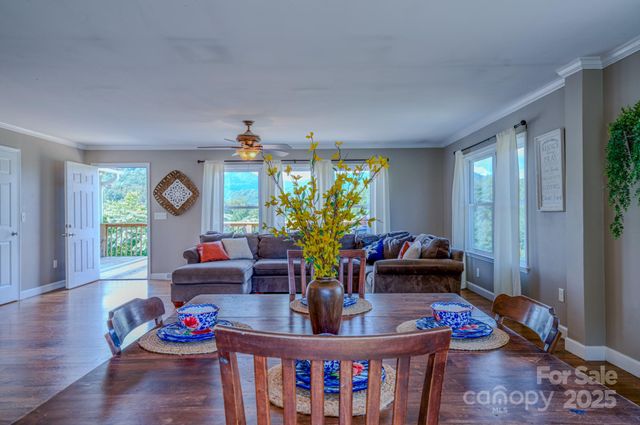44 Crystal View Way, Leicester, NC 28748