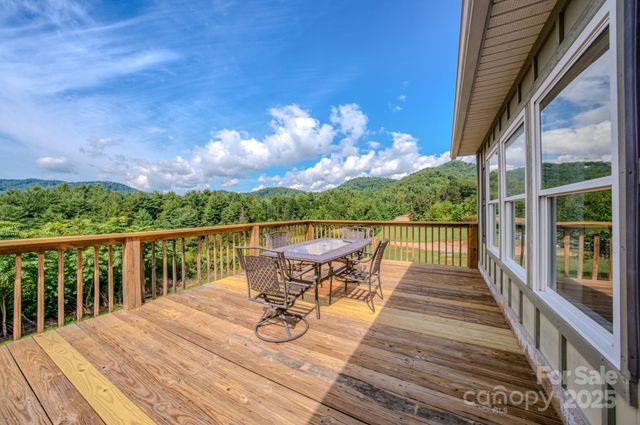 44 Crystal View Way, Leicester, NC 28748