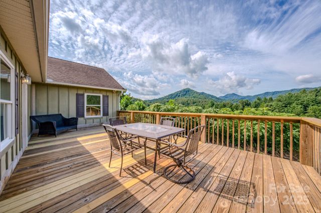 44 Crystal View Way, Leicester, NC 28748