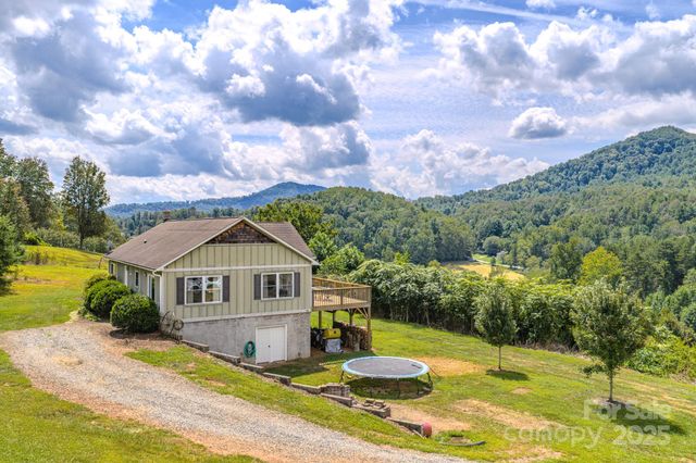 44 Crystal View Way, Leicester, NC 28748
