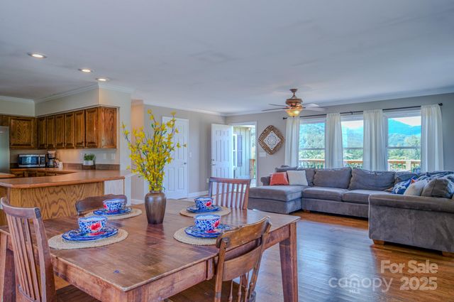44 Crystal View Way, Leicester, NC 28748
