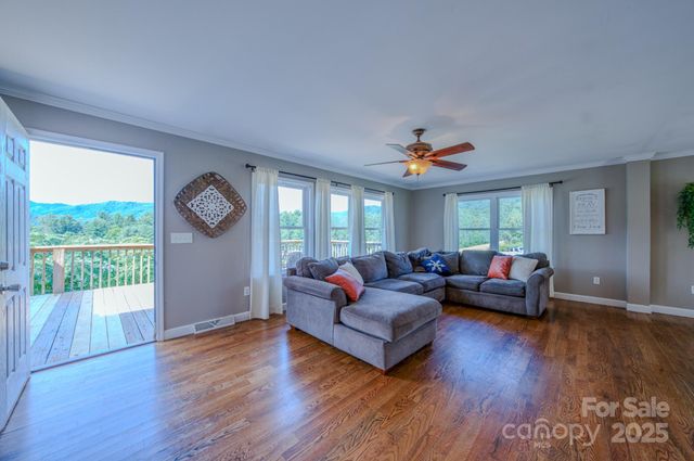 44 Crystal View Way, Leicester, NC 28748
