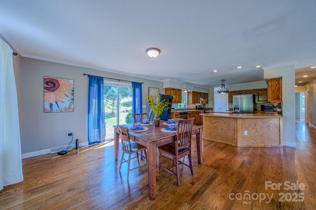44 Crystal View Way, Leicester, NC 28748