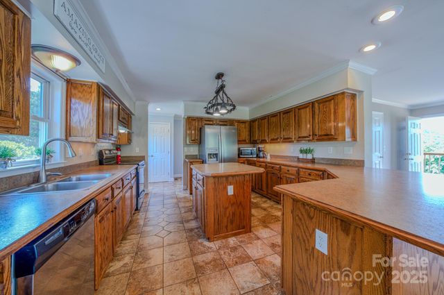 44 Crystal View Way, Leicester, NC 28748