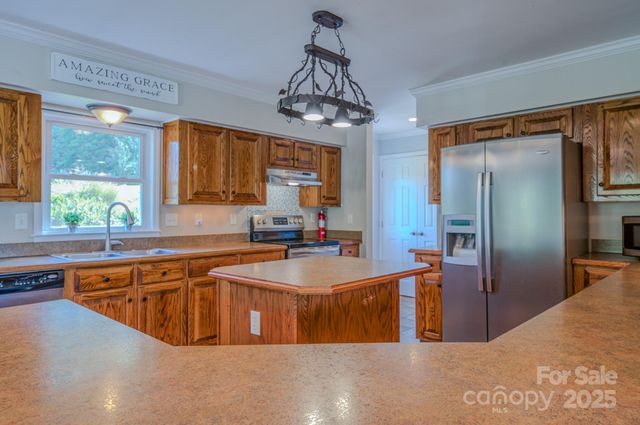 44 Crystal View Way, Leicester, NC 28748