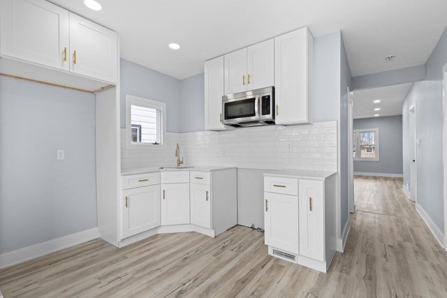 3820 Munkwitz AVENUE, Cudahy, WI 53110