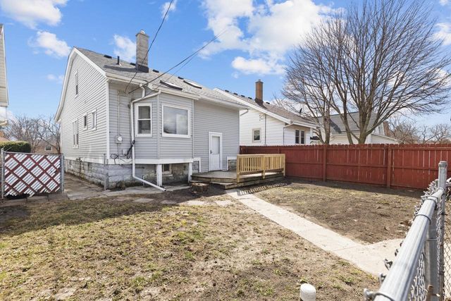 3820 Munkwitz AVENUE, Cudahy, WI 53110