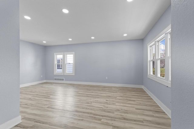 3820 Munkwitz AVENUE, Cudahy, WI 53110