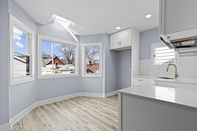 3820 Munkwitz AVENUE, Cudahy, WI 53110