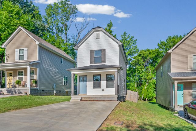 925 Oak Ln, Clarksville, TN 37040