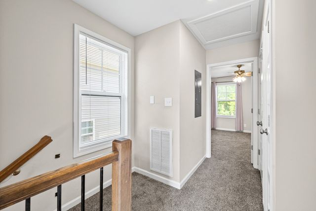 925 Oak Ln, Clarksville, TN 37040