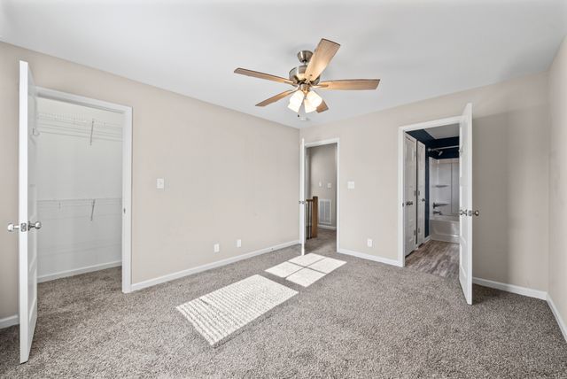 925 Oak Ln, Clarksville, TN 37040