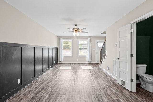 925 Oak Ln, Clarksville, TN 37040