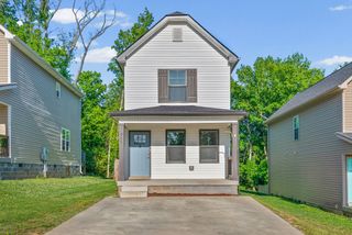 925 Oak Ln, Clarksville, TN 37040