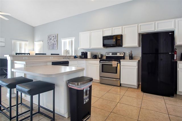 323 CASTLEMAIN CIRCLE, Davenport, FL 33897