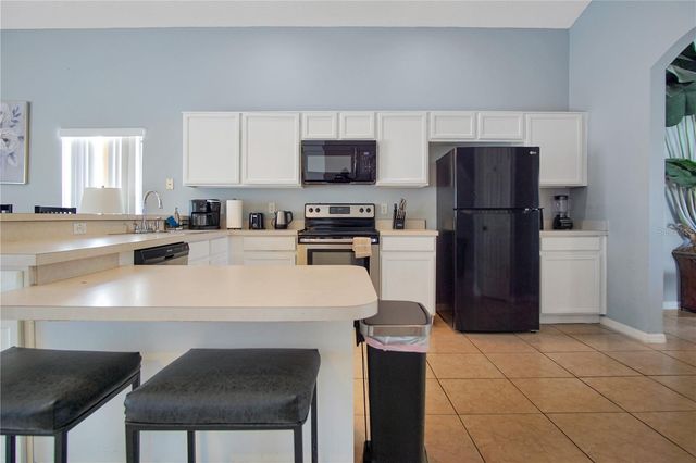 323 CASTLEMAIN CIRCLE, Davenport, FL 33897
