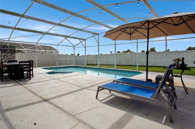 323 CASTLEMAIN CIRCLE, Davenport, FL 33897