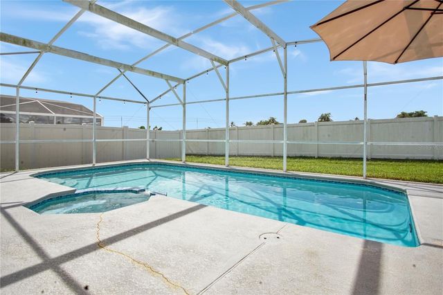 323 CASTLEMAIN CIRCLE, Davenport, FL 33897