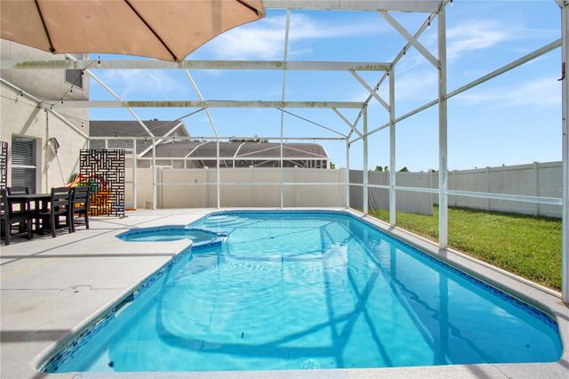 323 CASTLEMAIN CIRCLE, Davenport, FL 33897