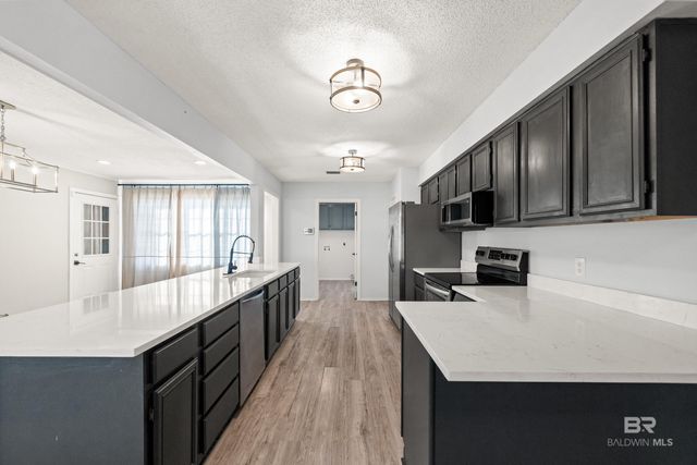 503 W Ariel Avenue, Foley, AL 36535