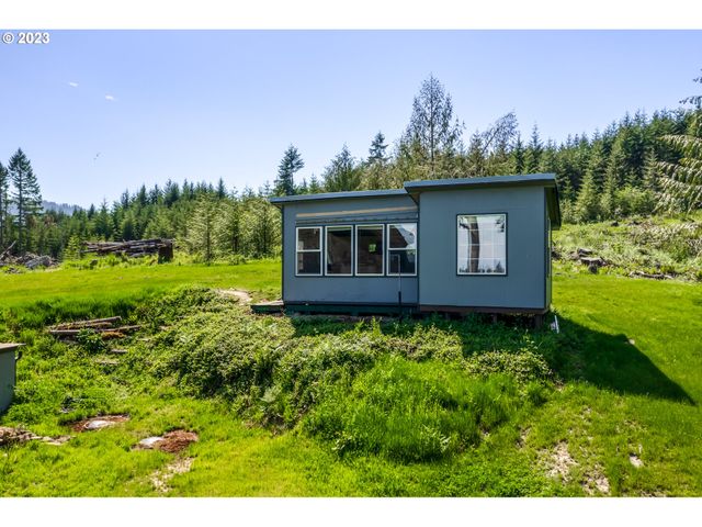 23681 SUTTLE Rd, Veneta, OR 97487