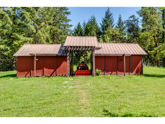 23681 SUTTLE Rd, Veneta, OR 97487