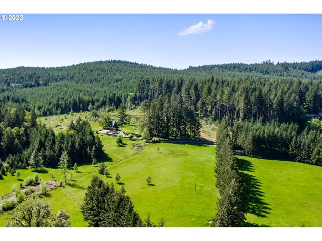 23681 SUTTLE Rd, Veneta, OR 97487