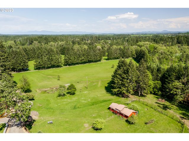 23681 SUTTLE Rd, Veneta, OR 97487