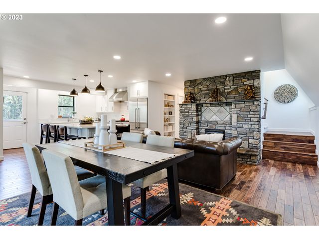 23681 SUTTLE Rd, Veneta, OR 97487
