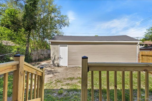 19215 Steel Street, Detroit, MI 48235