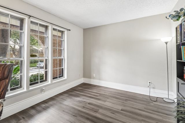 2059 Embassy Way, Carrollton, TX 75006
